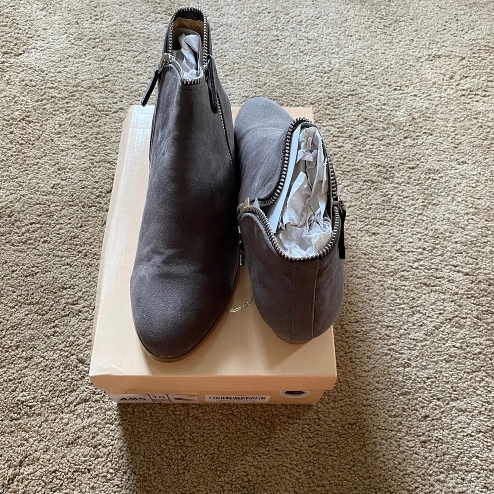 Size 10-grey boots - Picture 2 of 4